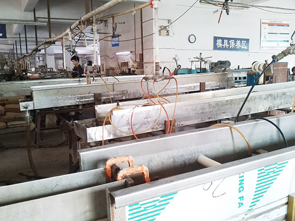 產品模具保養(yǎng)區(qū)